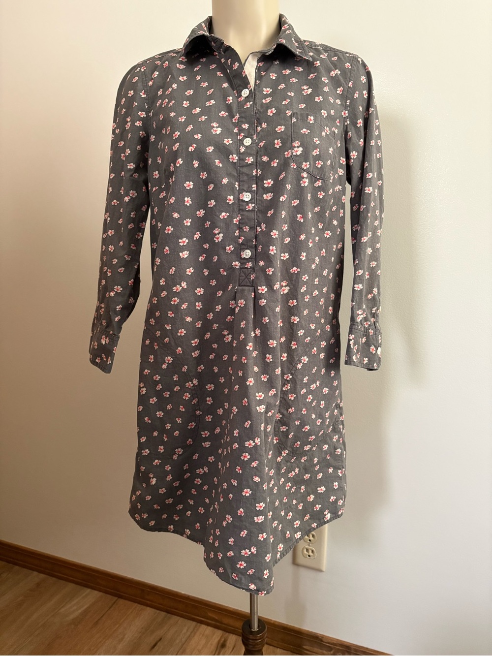 Lands' End Canvas Grey Ditsy Floral Popover Tunic Dress See Measurements